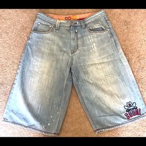 NEW AUTHENTIC MEN'S COOGI LIGHT BLUE WASH COLOR JEAN SHORTS C503201SH SIZE 38 NEW AUTHENTIC MEN'S COOGI LIGHT BLUE WASH COLOR JEAN SHORTS C503201SH SIZE 38